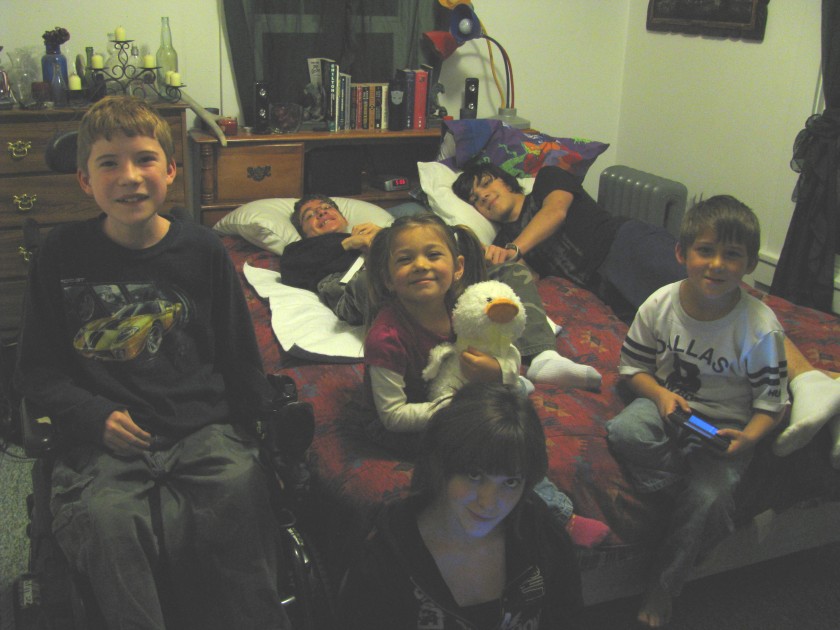 kids-in-jovas-room
